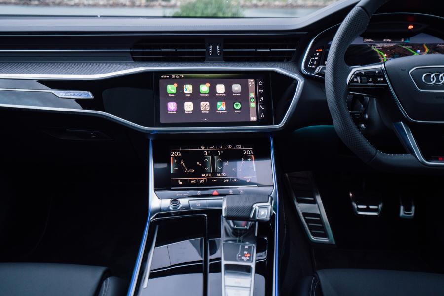 Торпедо Audi S7 Sportback TFSI 2020 года  (AU) (фото 12 из 32)